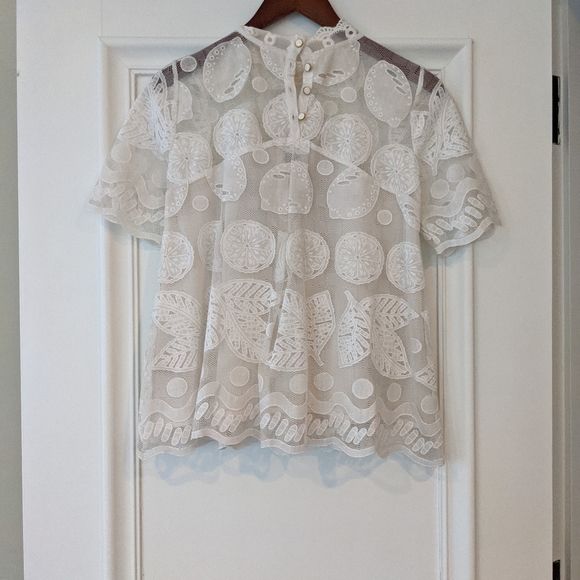 HD in Paris | White Lily Lace Lemon Blouse | 2 - Picture 11 of 12